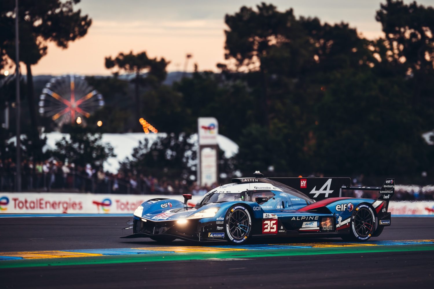 35 FELIX DA COSTA António (PRT), HABSBURG Ferdinand (AUT), MILESI Charles (FRA), Alpine Endurance Team, Alpine A424 #35, Hypercar, action during the 24 Hours of Le Mans, 3rd round of 2026 FIA World Endurance Championship, from June 10 to 14, 2026 in Le Mans, France - Photo MCH Photography