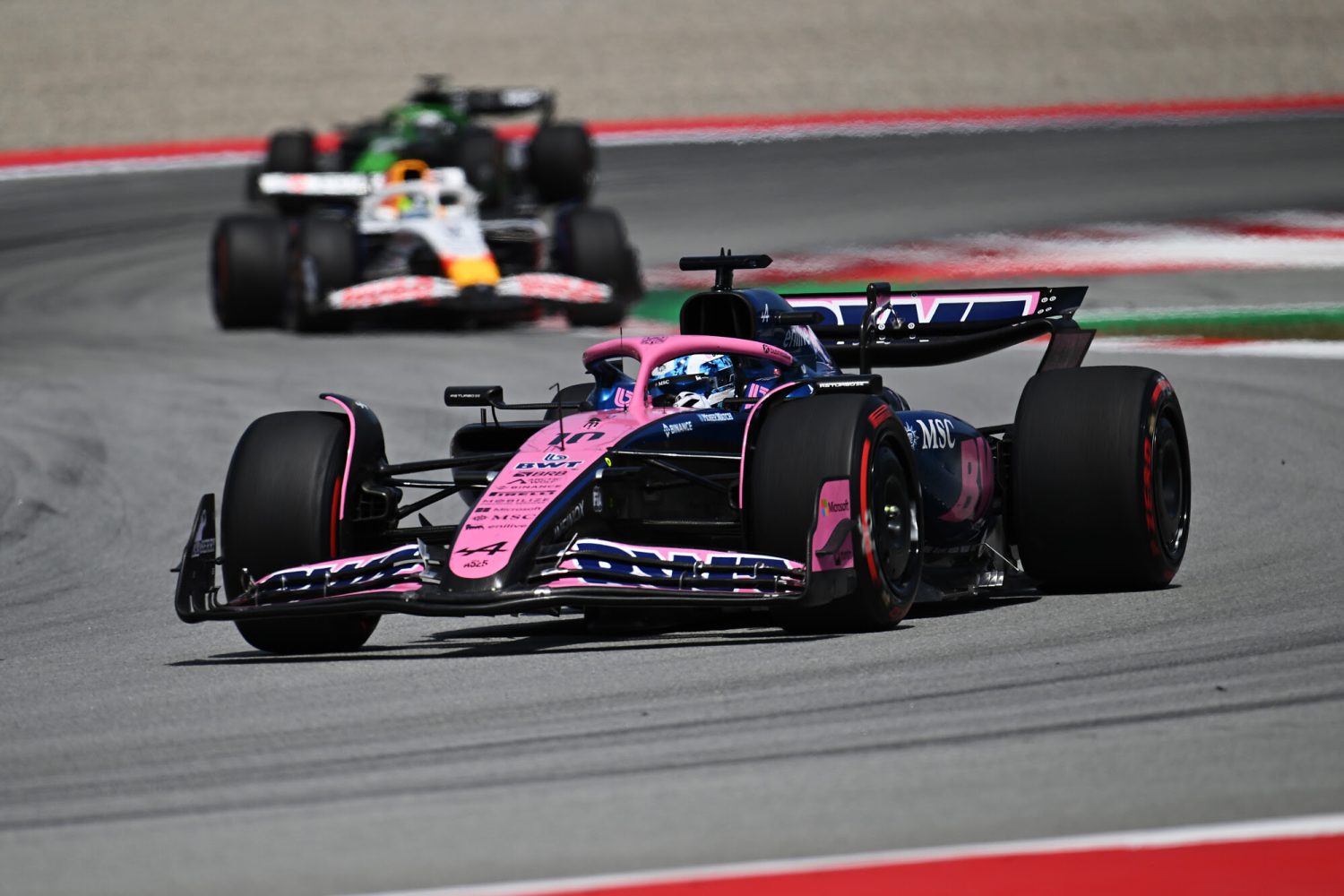 BARCELONA, SPAIN - JUNE 01: Pierre Gasly of France driving the (10) Alpine F1 A525 Renault leads Isack Hadjar of France driving the (6) Visa Cash App Racing Bulls VCARB 02 on track during the F1 Grand Prix of Spain at Circuit de Barcelona-Catalunya on June 01, 2025 in Barcelona, Spain. (Photo by Sam Bagnall/Sutton Images)